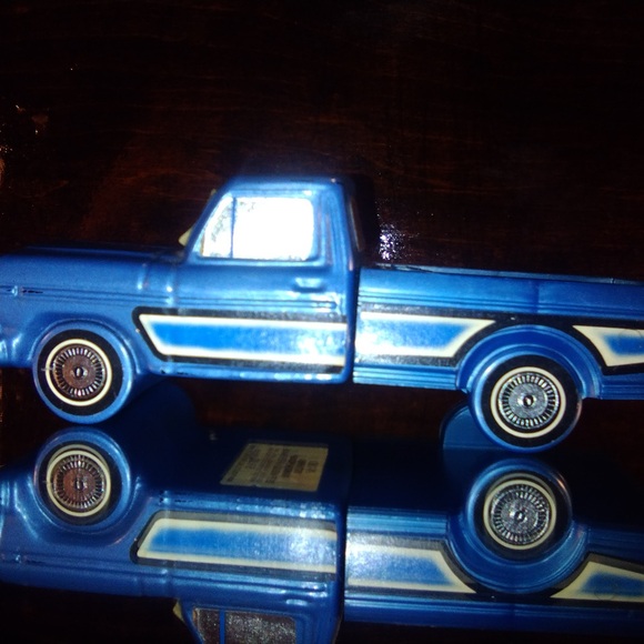 Avon Blue Classic Model Cars Collection - Picture 1 of 1